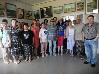 Приходите на «Фабрику счастья»: встреча с участниками проекта «Литературные резиденции»